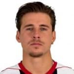 Дани Аквино