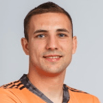 В. Страистари