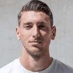 К. Макридис